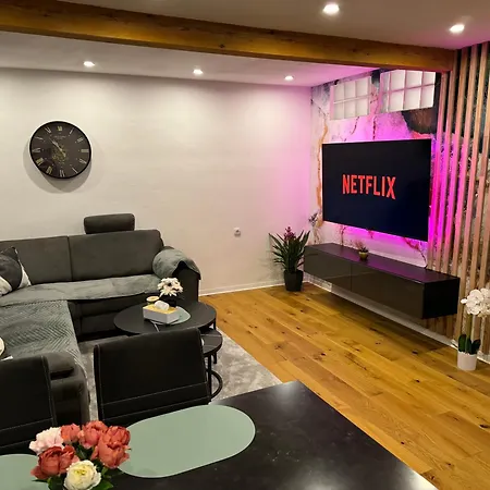 - Am Marktplatz - Up To 5 - Next To Frankfurt And Hanau - Coffee And Snacks - Netflix, Prime, Apartment Nidderau