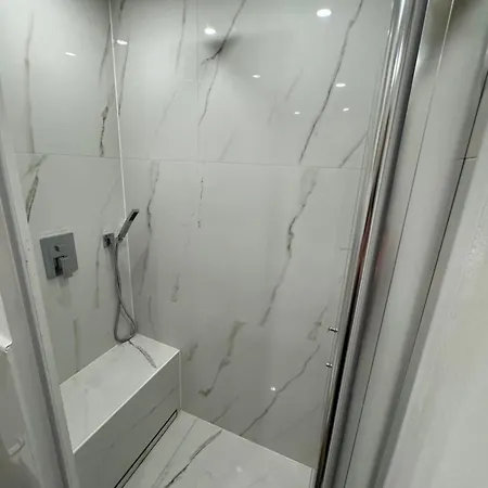 - Am Marktplatz - Up To 5 - Next To Frankfurt And Hanau - Coffee And Snacks - Netflix, Prime, Apartment *